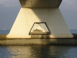 Onder de brug, eindeloos ............